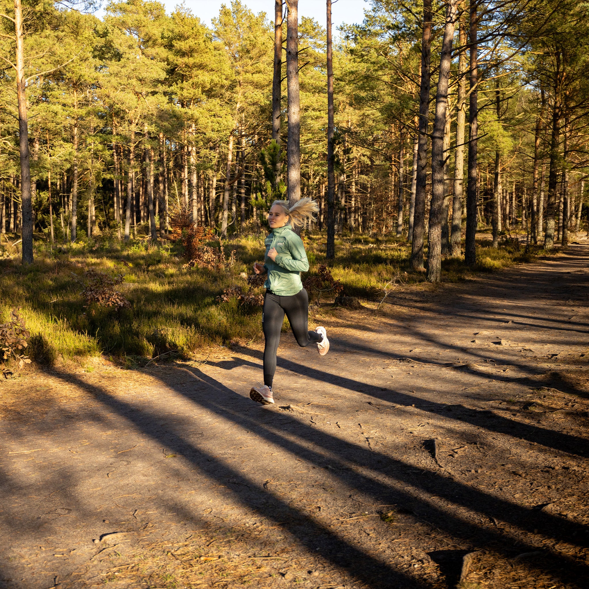 AERO-TECH WINDBREAKER (WOMEN) - Grey green - Image 11