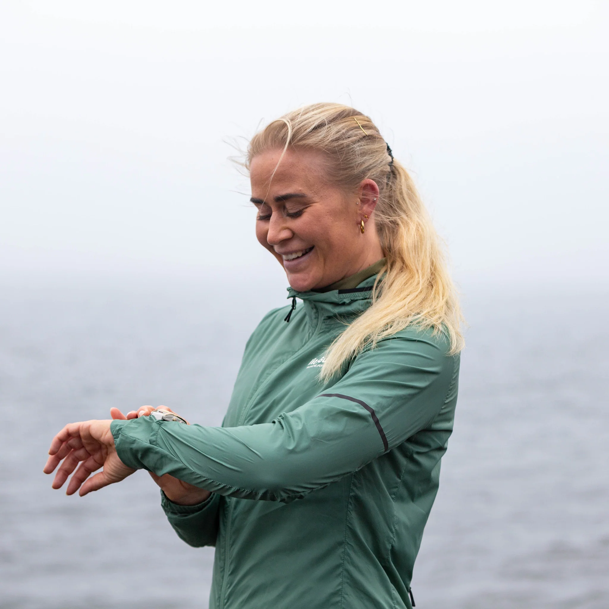 AERO-TECH WINDBREAKER (WOMEN) - Grey green - Image 9