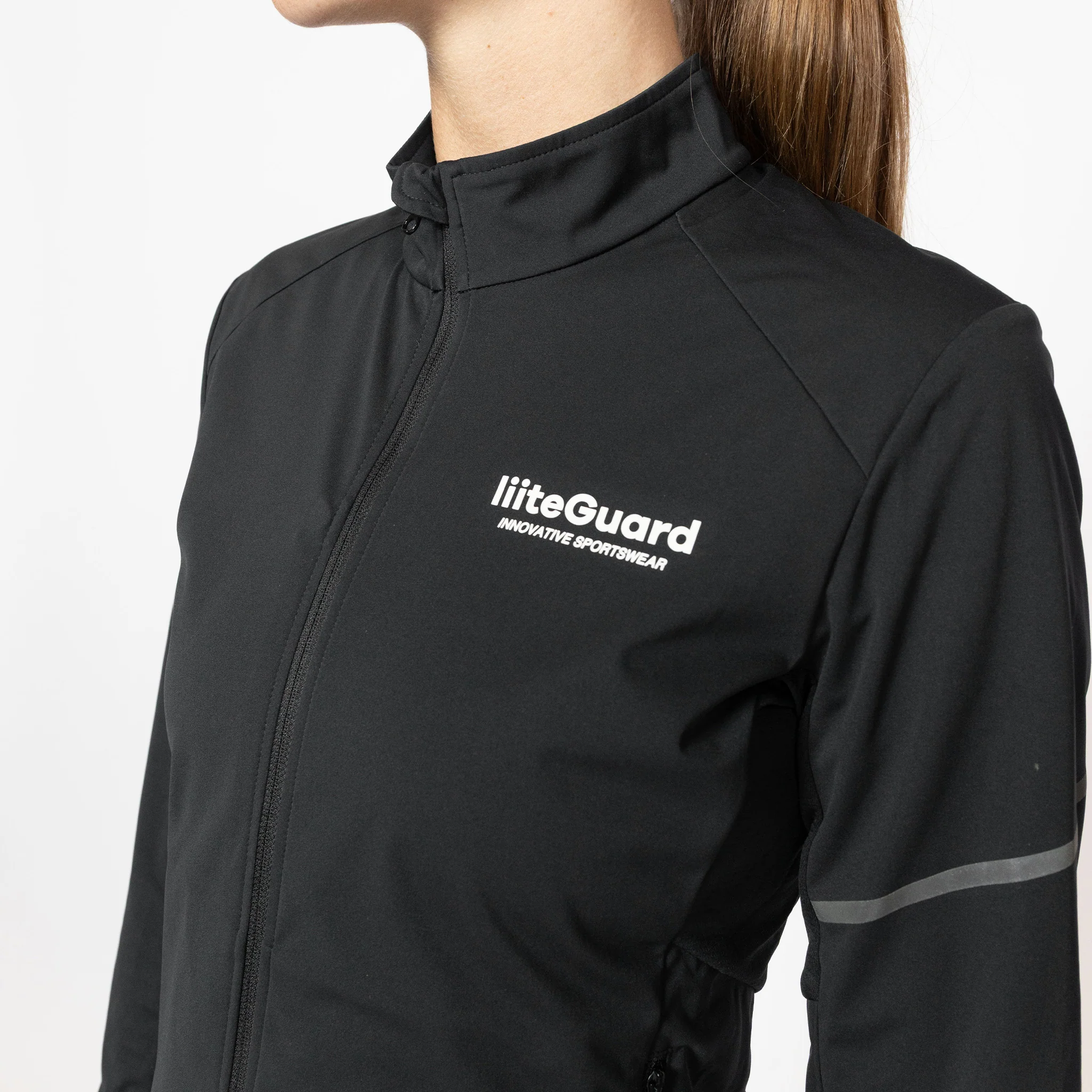 HYDRO-TECH RUNNING JACKET (WOMEN) - BLACK - Image 6