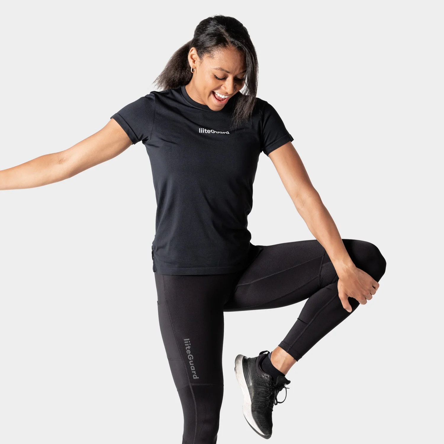 RE-LIITE T-SHIRT (WOMEN) - BLACK - Image 3